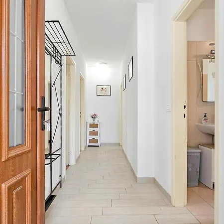 Apartment Erika 4 *